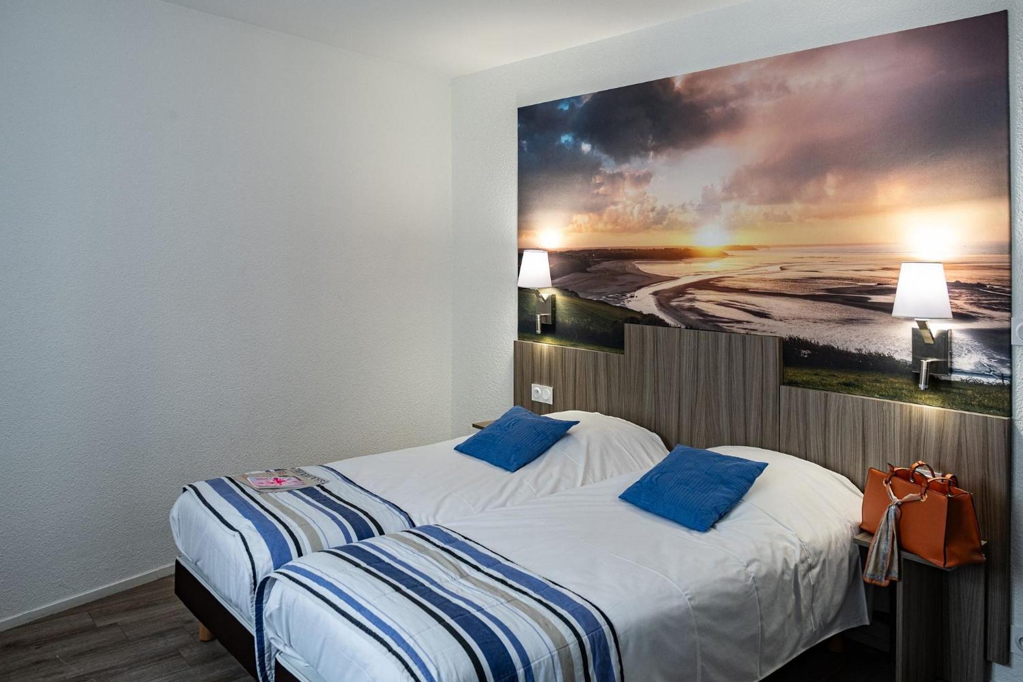 Contact Hotel Du Champ De Mars De Saint-Brieuc Eksteriør bilde